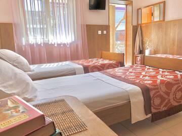 Трехместный номер в Гостинице Домик у моря