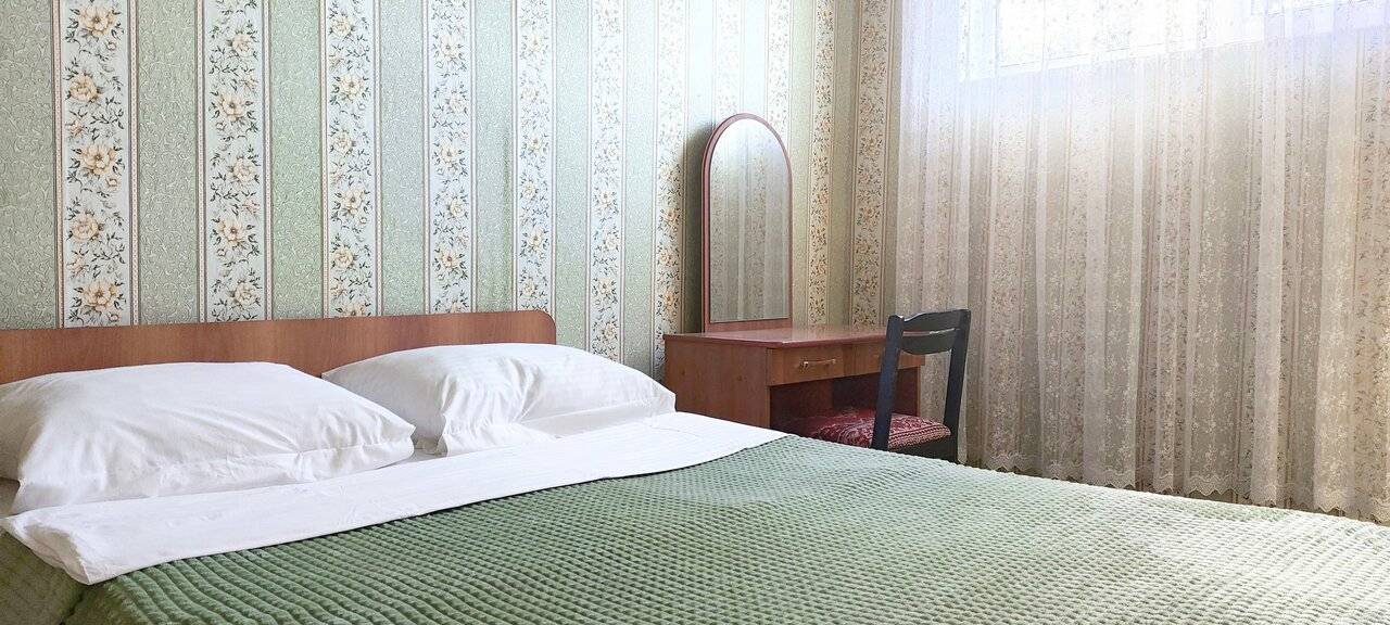 Фотографии номера Улучшенный четырехместный номер в Гостинице Домик у моря Анапа