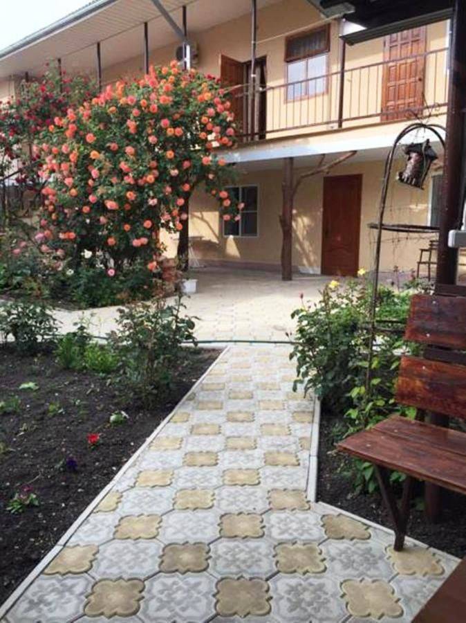 Витязево ул святого георгия фото. Анапа черноморская улица. Джемете домики на берегу моря. Снять дом у моря в анапе. Снять дом у моря в анапе.