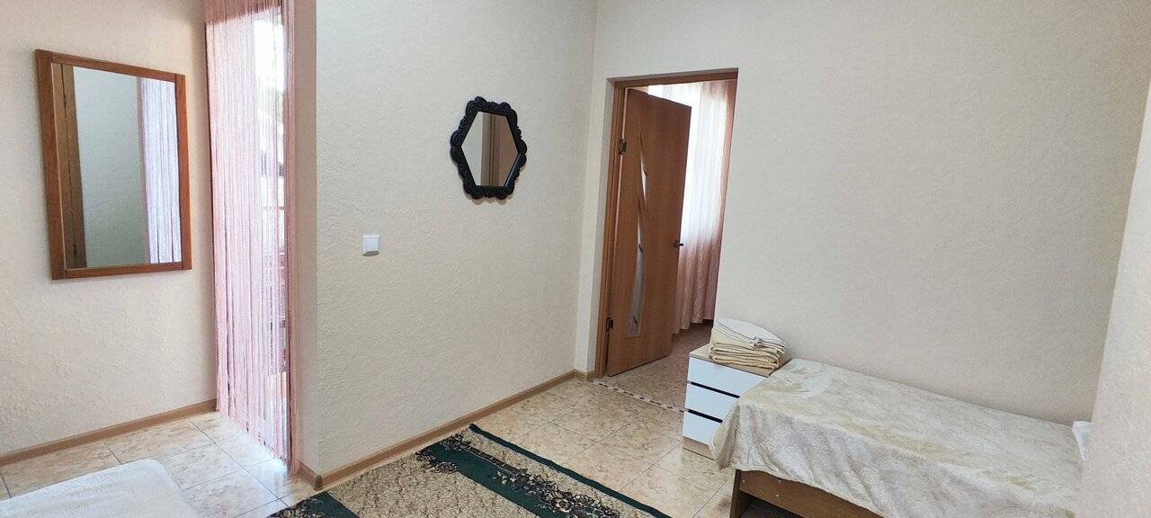 Фотографии номера Четырехместный номер «Комфорт» в Гостинице Домик у моря Анапа