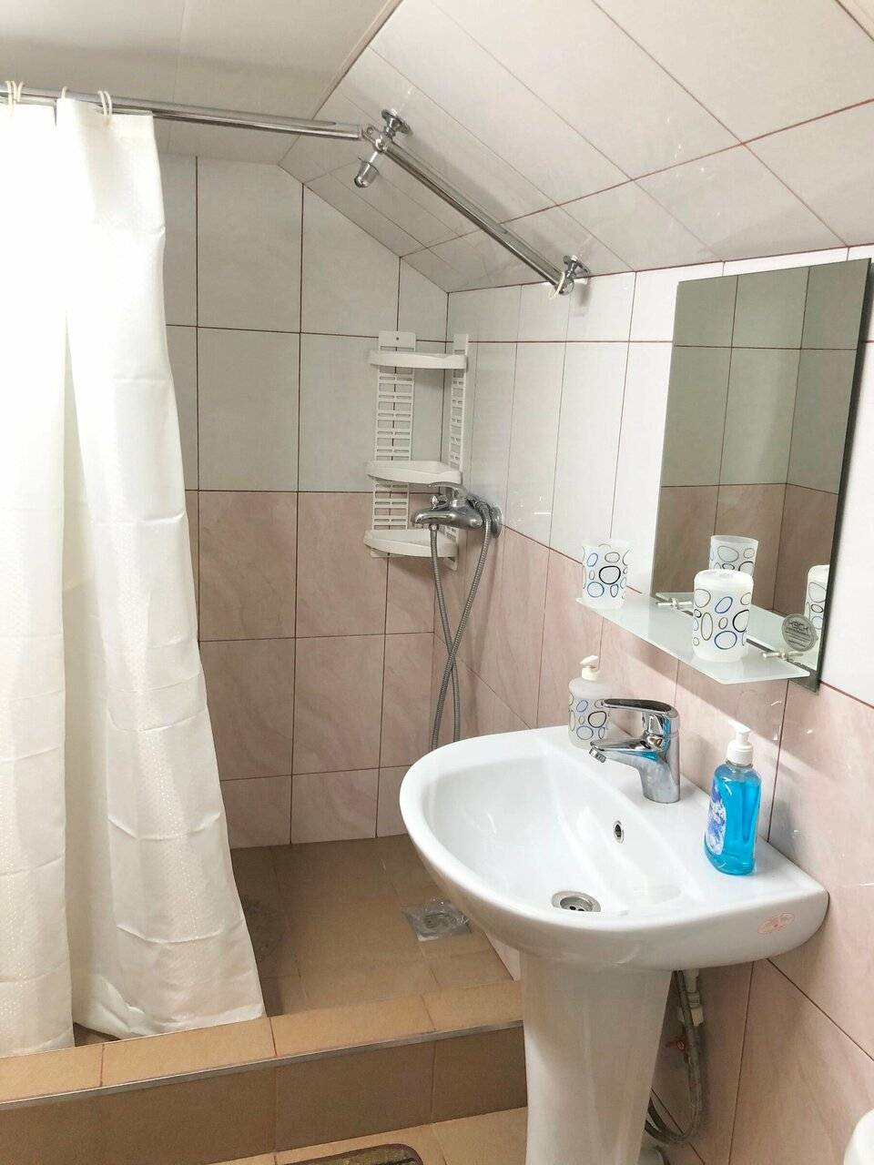 Фотографии номера Семейный номер с террасой в Гостинице Домик у моря Анапа