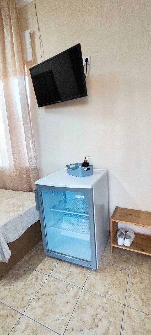 Фотографии номера Четырехместный номер «Комфорт» в Гостинице Домик у моря Анапа