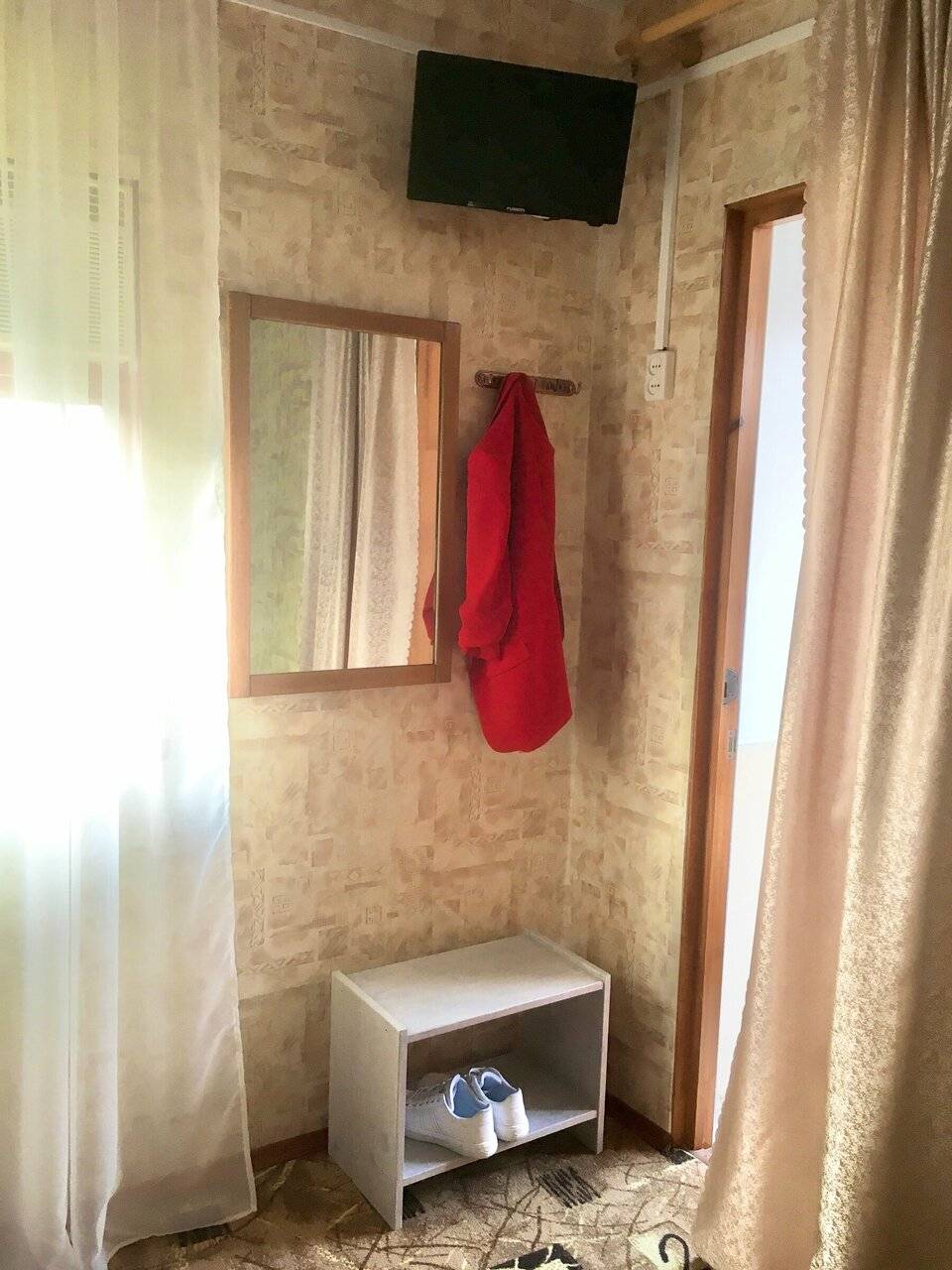 Фотографии номера Двухместный номер эконом-класса с 1 кроватью в Гостинице Домик у моря Анапа