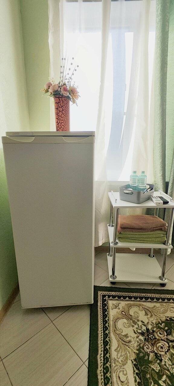 Фотографии номера Улучшенный четырехместный номер в Гостинице Домик у моря Анапа