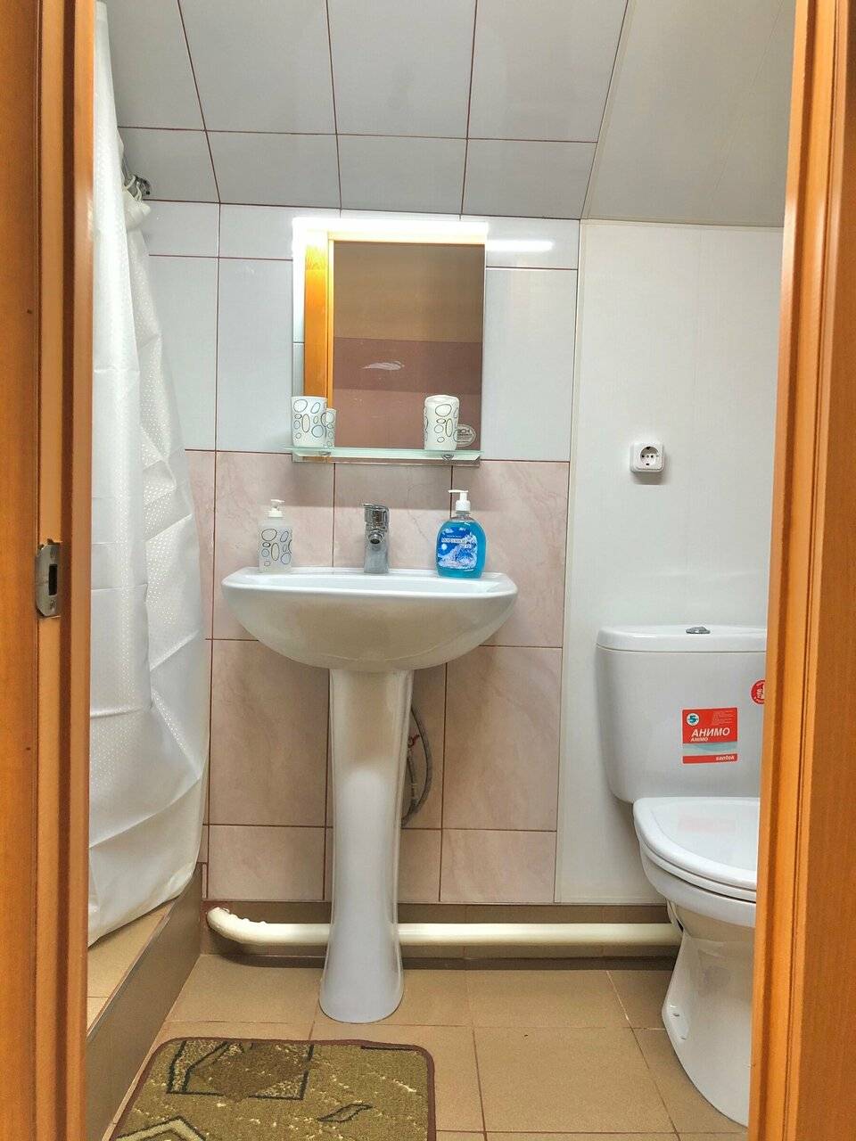 Фотографии номера Семейный номер с террасой в Гостинице Домик у моря Анапа