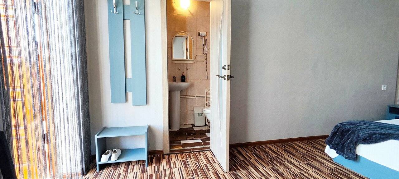 Фотографии номера Трехместный номер в Гостинице Домик у моря Анапа