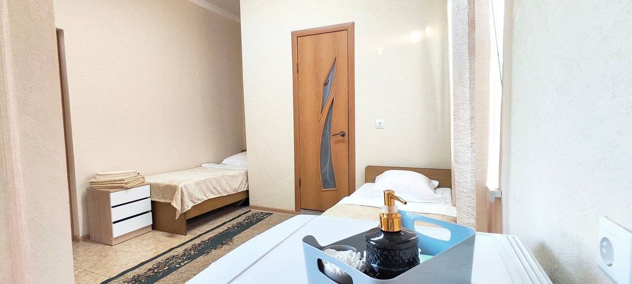 Фотографии номера Четырехместный номер «Комфорт» в Гостинице Домик у моря Анапа