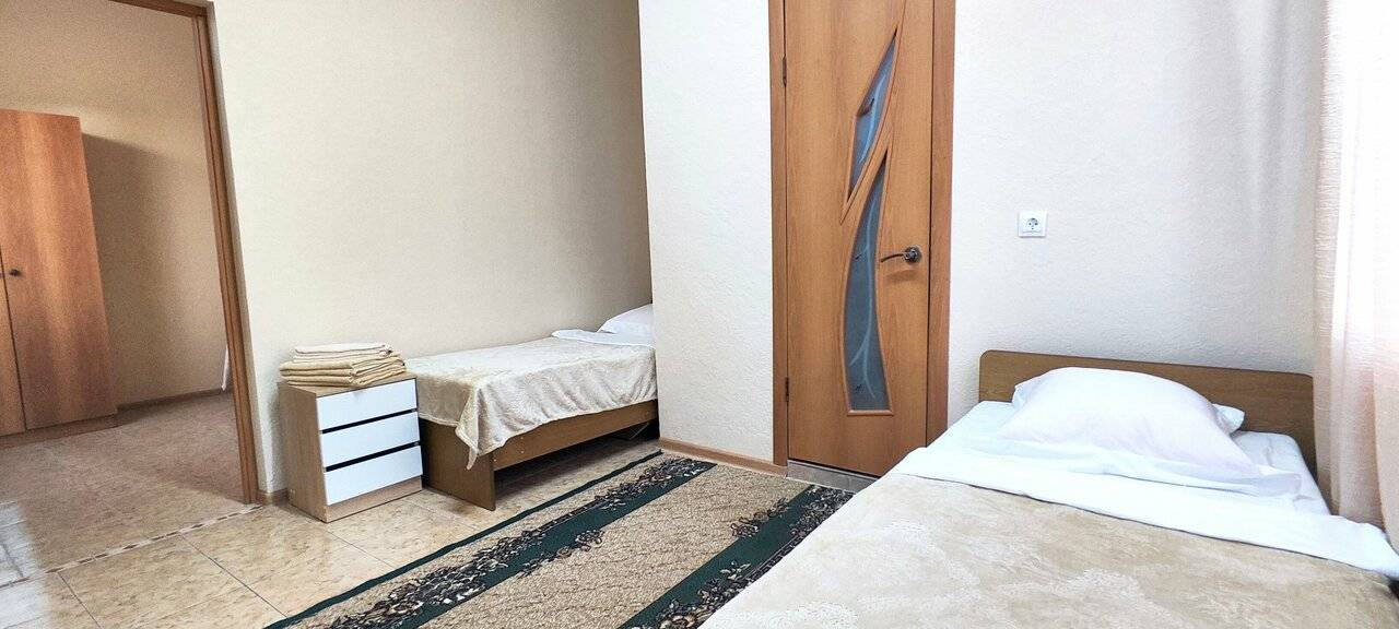 Фотографии номера Четырехместный номер «Комфорт» в Гостинице Домик у моря Анапа