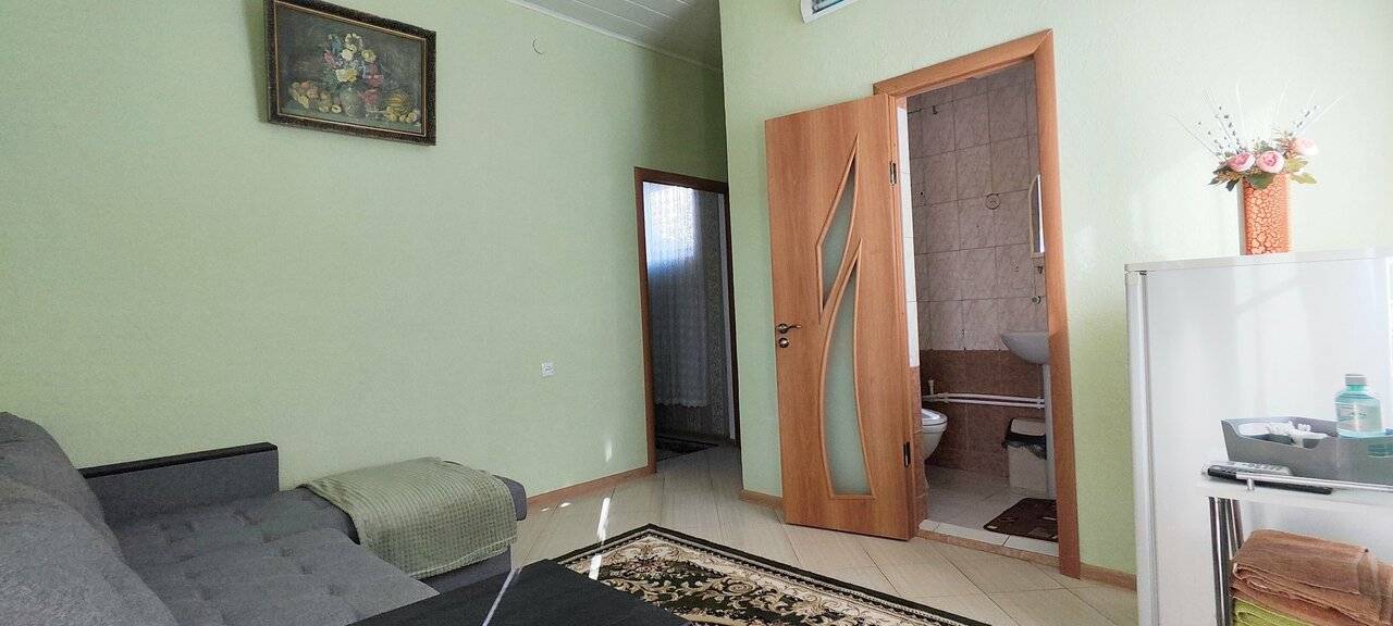 Фотографии номера Улучшенный четырехместный номер в Гостинице Домик у моря Анапа