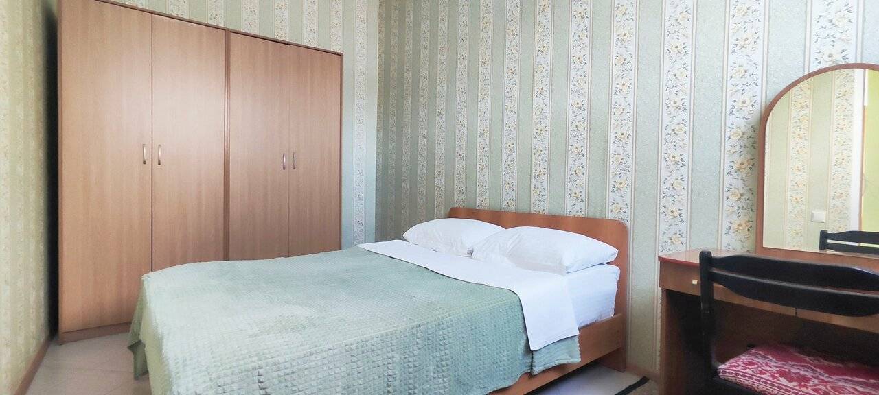 Фотографии номера Улучшенный четырехместный номер в Гостинице Домик у моря Анапа