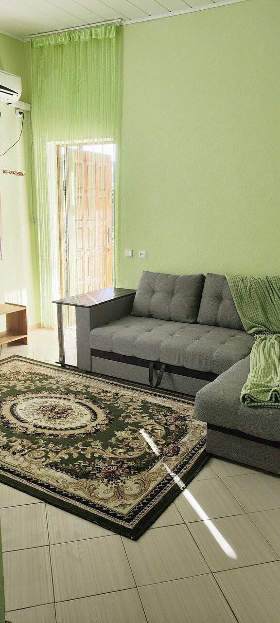 Фотографии номера Улучшенный четырехместный номер в Гостинице Домик у моря Анапа