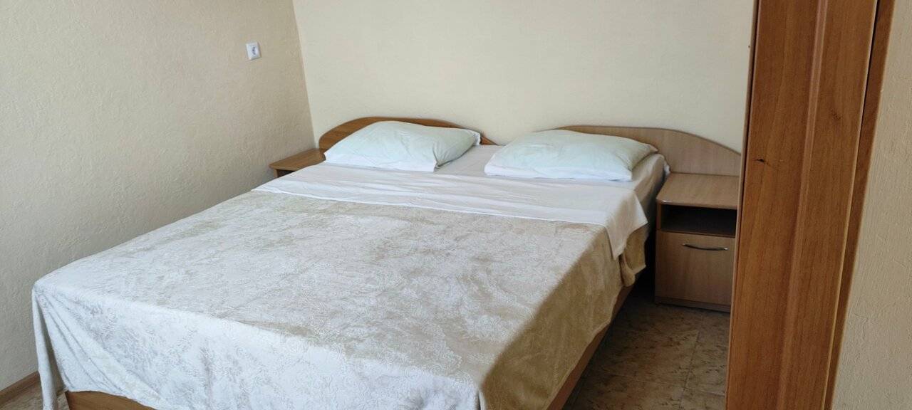 Фотографии номера Четырехместный номер «Комфорт» в Гостинице Домик у моря Анапа